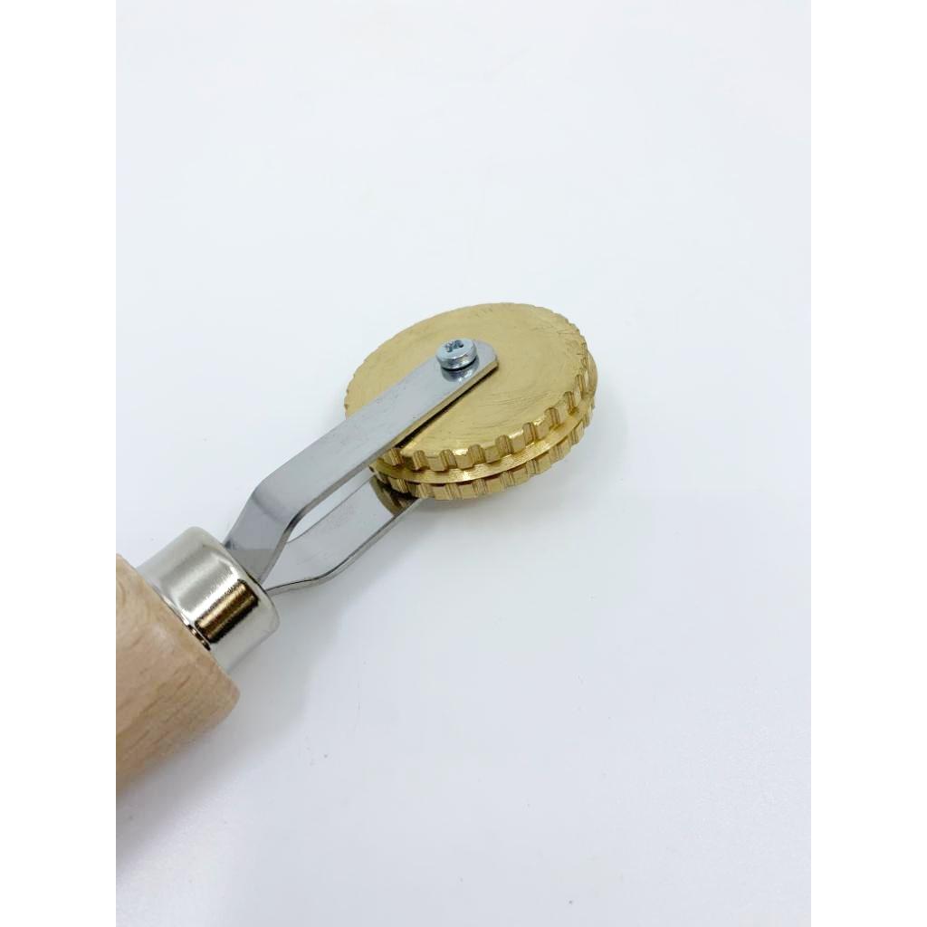 Brass Rolling Cutter and Sealer
